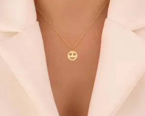 Heart Eyes Smiley Necklace in Gold Plated Silver for Emoji Lovers – 3