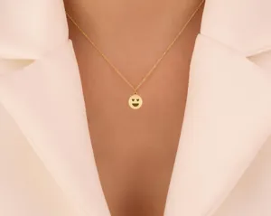 Heart Eyes Smiley Necklace in Gold Plated Silver for Everyday Wear – 3