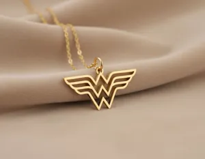 Wonder Woman Pendant Necklace in Gold Finish for Superhero Style – 1