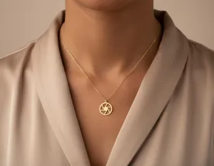 Camera Lens Pendant Necklace – Gold Photography Charm for Lovers – 2