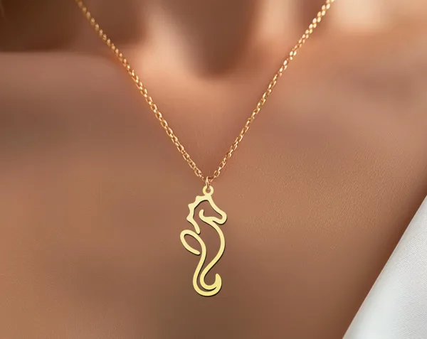 Minimalist Seahorse Necklace – Ocean-Inspired Pendant in Sterling Silver