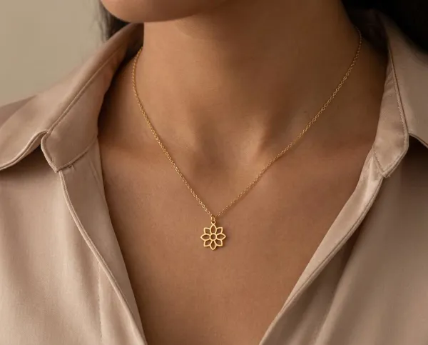 Daffodil Necklace in 925 Sterling Silver Floral Pendant